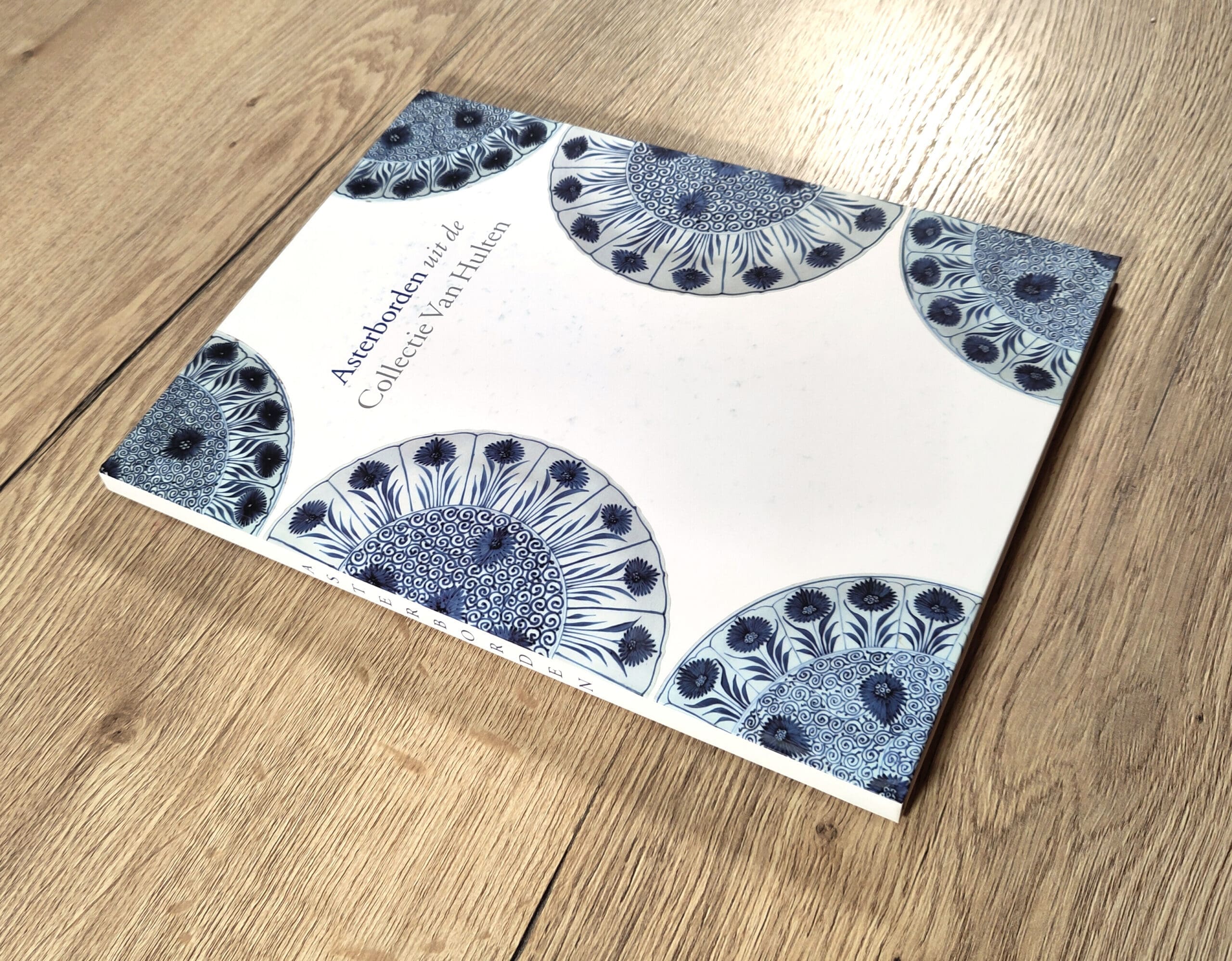 Asterborden aus der Kollektion Van Hulten – nummeriert 10/100 – ISBN 9789065260727 – Detailfoto
