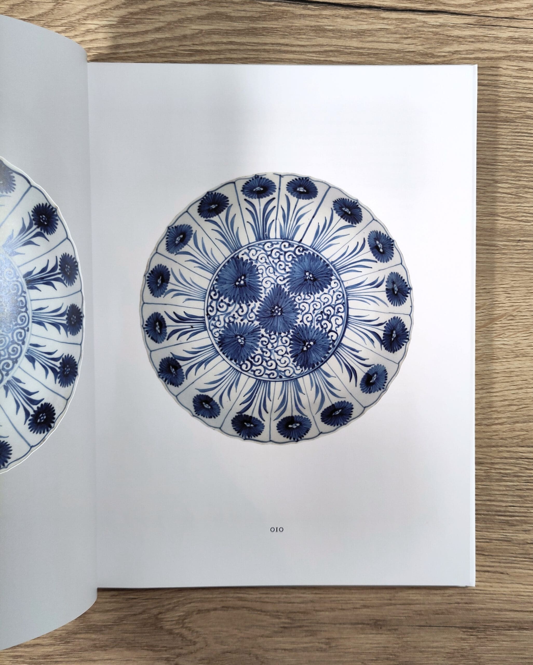 Asterborden aus der Kollektion Van Hulten – nummeriert 10/100 – ISBN 9789065260727 – Detailfoto