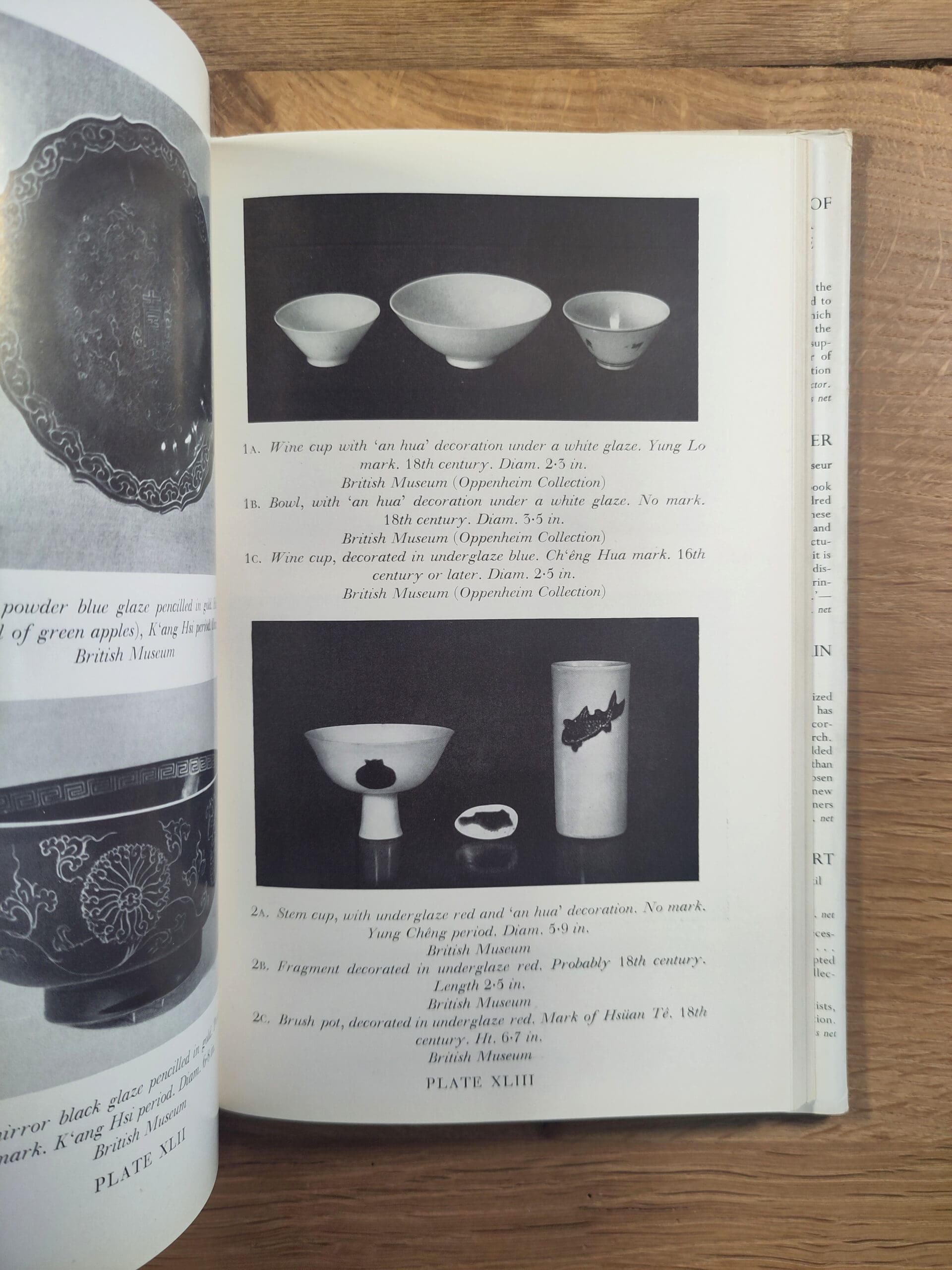 Späteres chinesisches Porzellan – Ch’ing Dynastie Porzellan-Katalog (1951) – Detailfoto