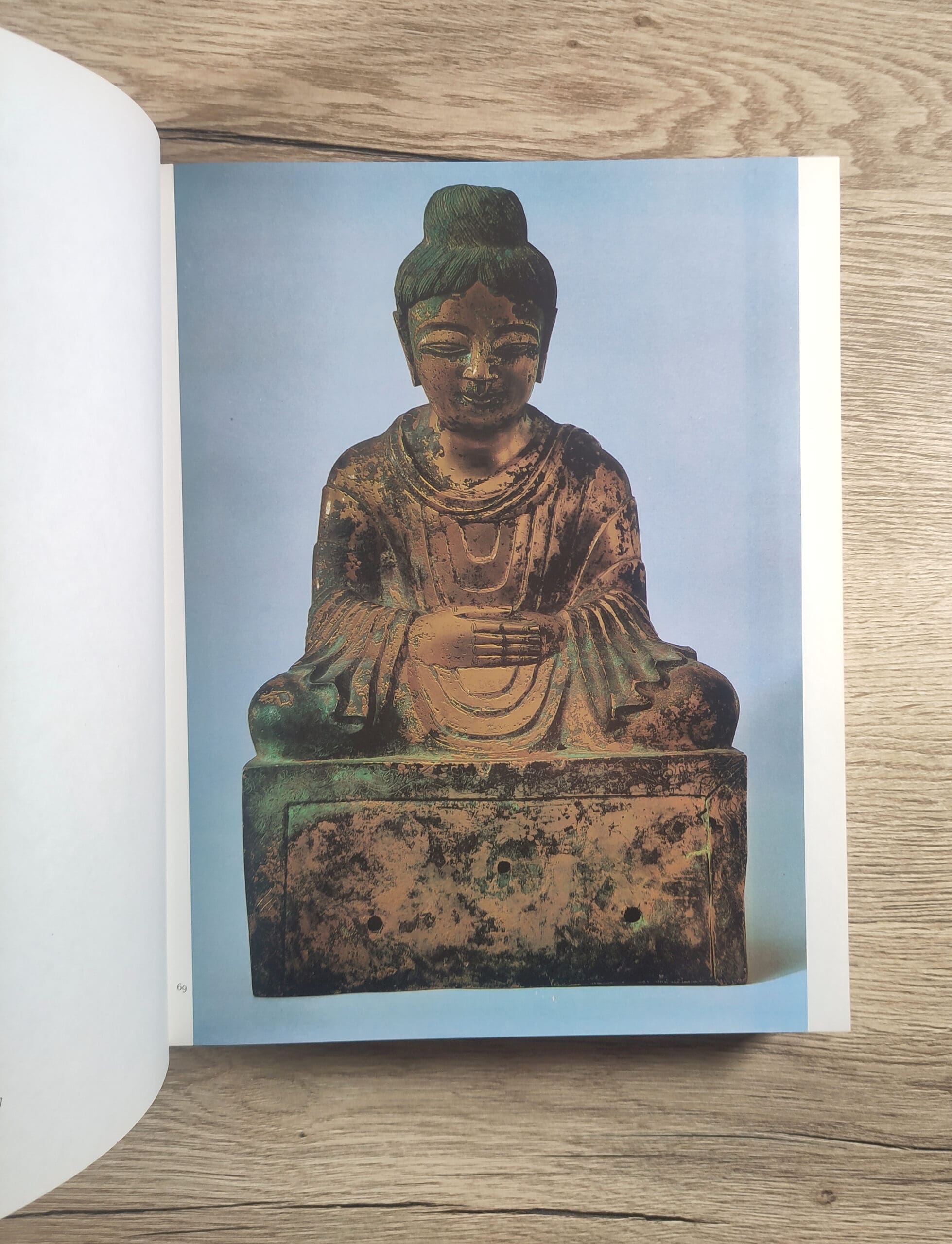 Art of Dynastic China - William Watson (1981) hardcover ISBN 9780810906273 - detail photo
