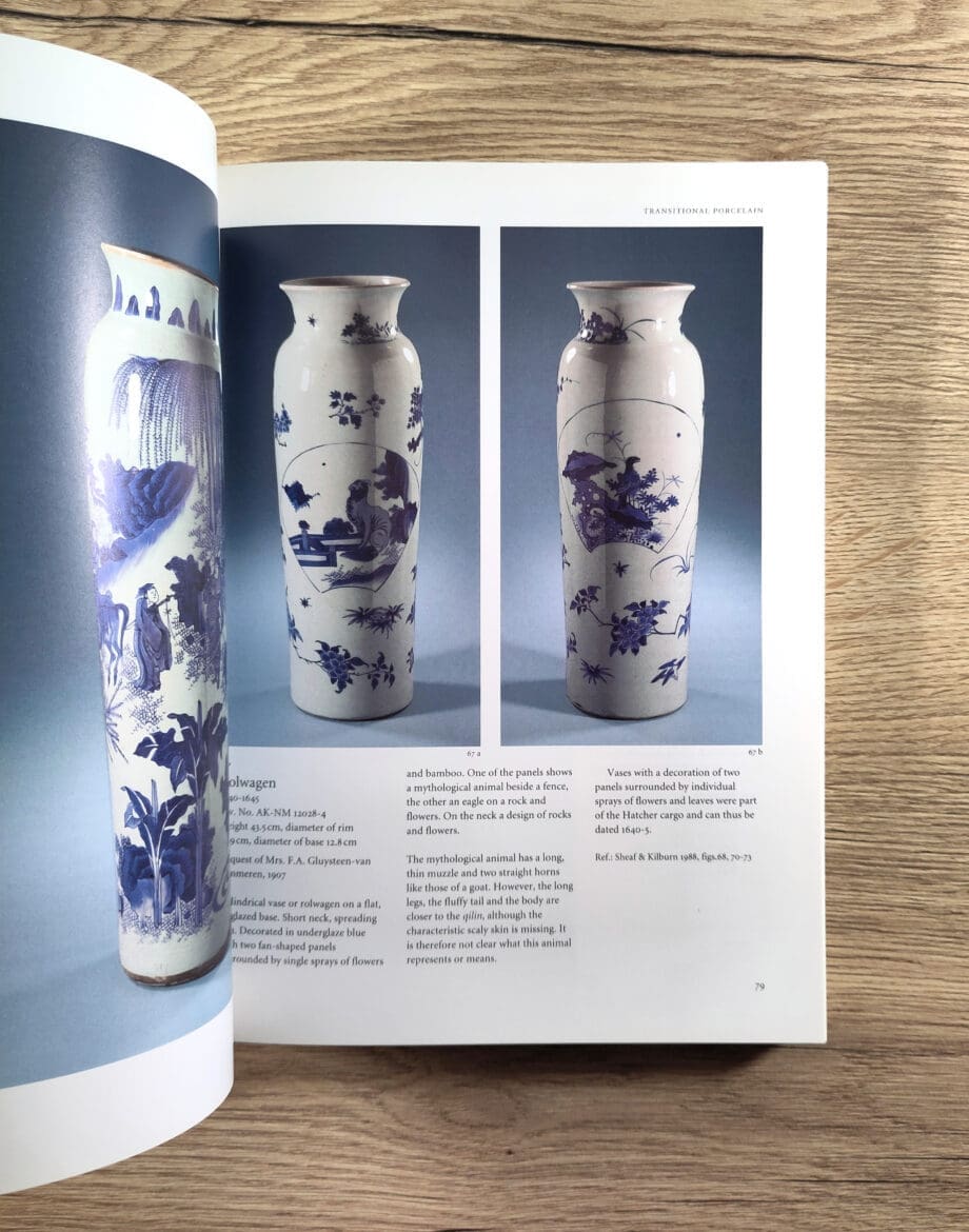 Cerámica china en la colección del Rijksmuseum de Ámsterdam – Jörg & Van Campen (1997), edición en rústica, ISBN 9789071450136 – Vergulde Kat