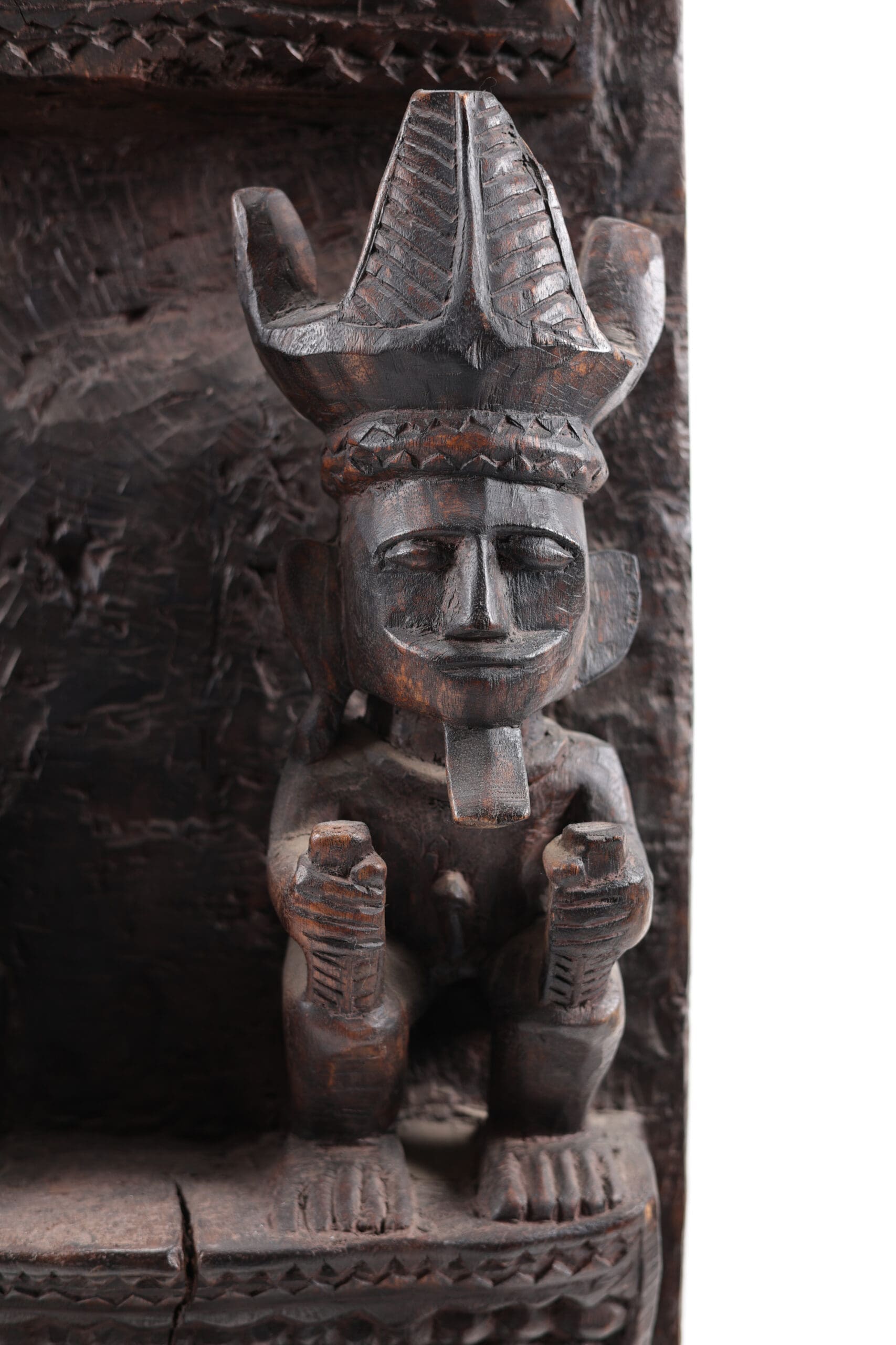 Monumental Nias panel with ancestor statues - Indonesia - detail photo