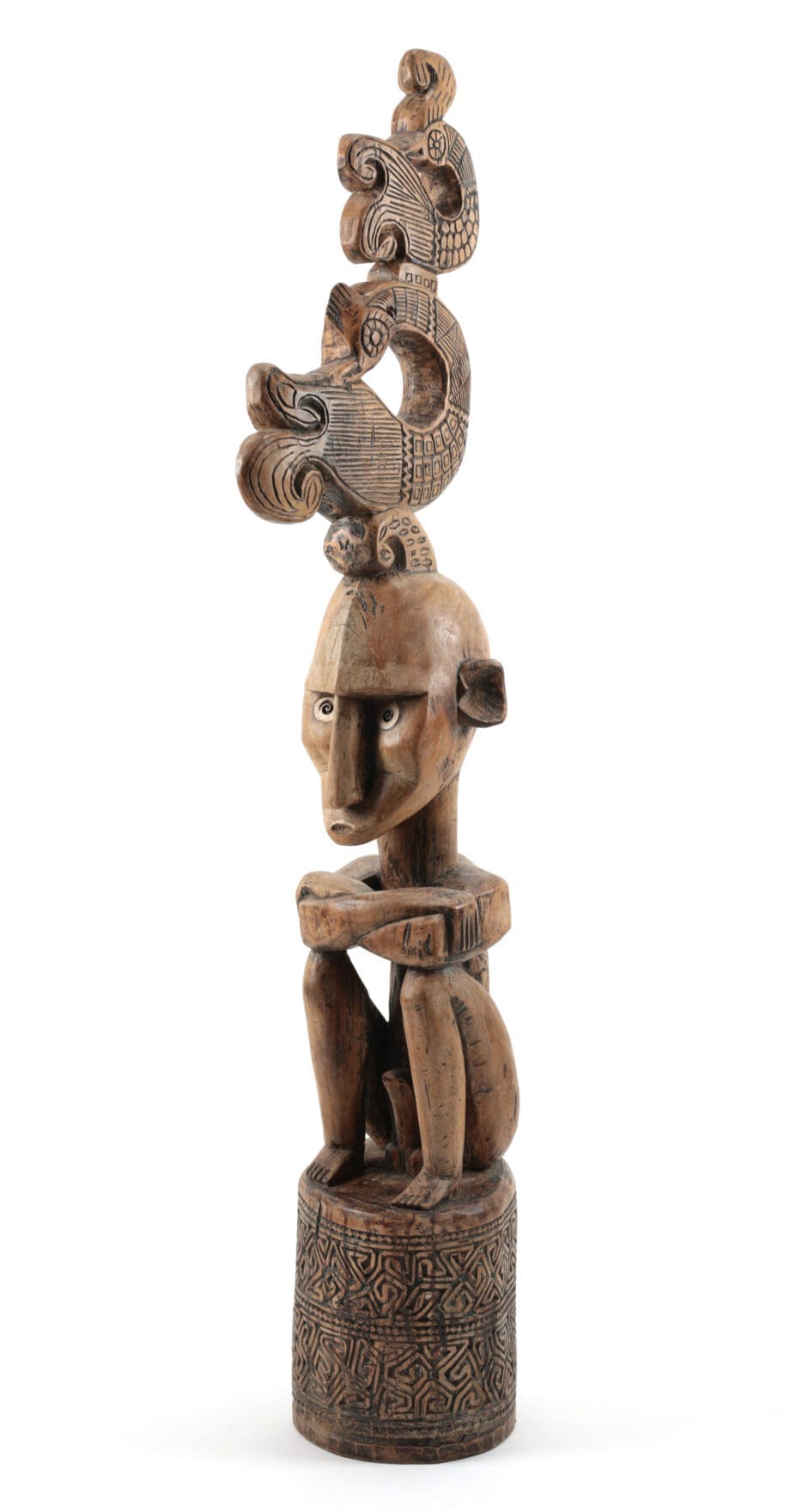 Voorouderbeeld Molukken met vogelkroon – houten voorouderbeeld Indonesië, missionariscollectie – Vergulde Kat