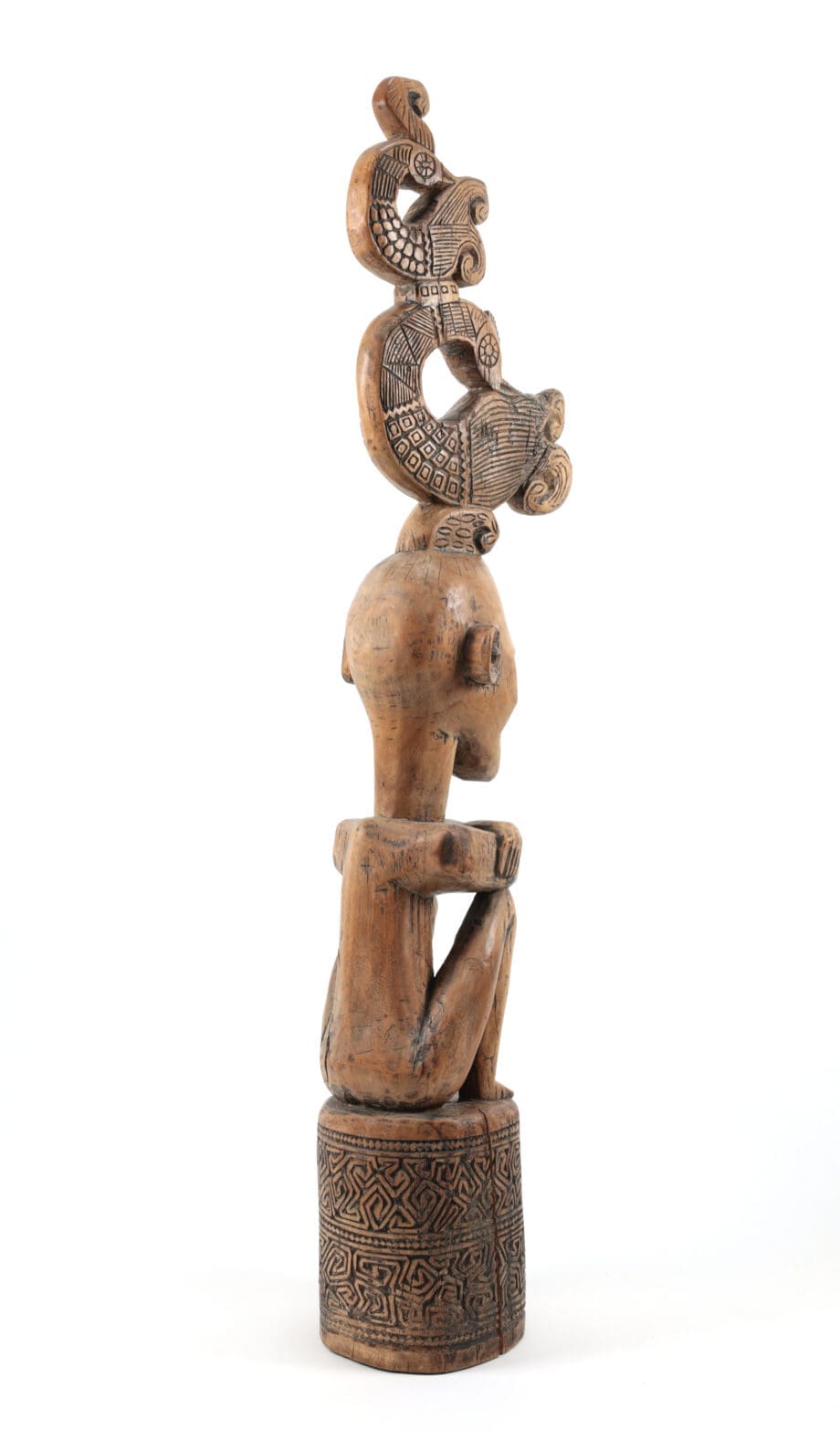 Voorouderbeeld Molukken met vogelkroon – houten voorouderbeeld Indonesië, missionariscollectie – Vergulde Kat