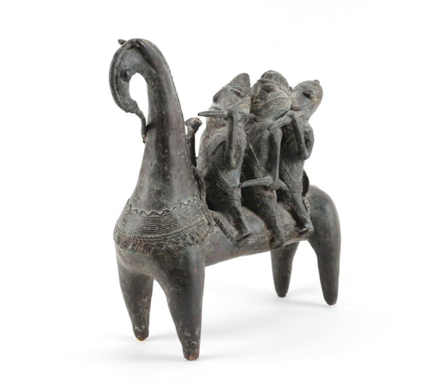 Sao-Kotoko bronzen paard met drie ruiters – Tsjaadmeergebied – Vergulde Kat