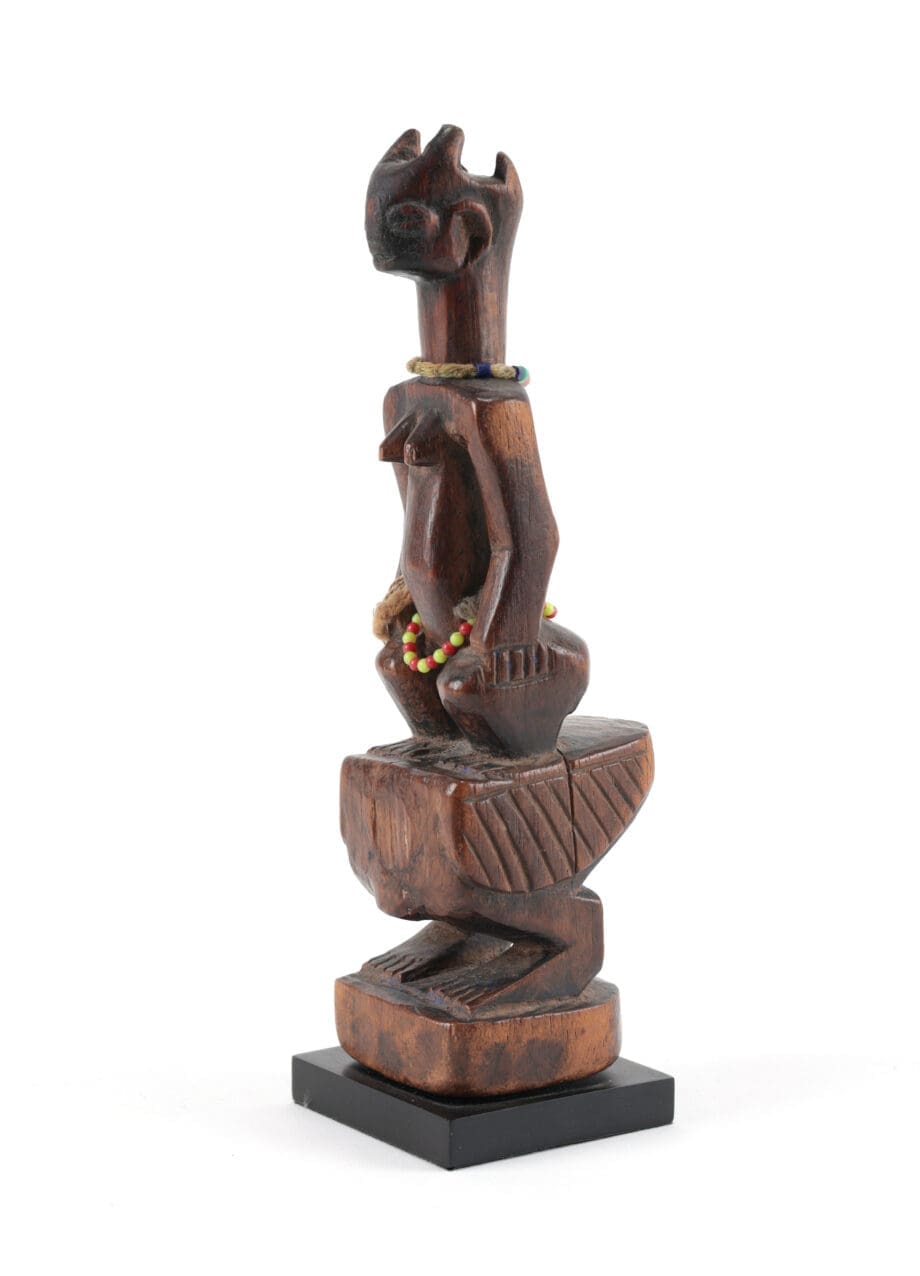 Coppia di gemelli Hohovi su galli, Adja/Fon, Benin, 1925–1930 circa – Vergulde Kat