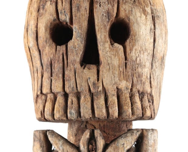 Sculture Korwar della Papua: forza e significato – foto di dettaglio