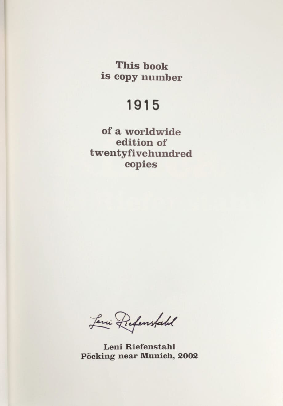 Leni Riefenstahl – Africa – Gesigneerde Collector’s Edition – ISBN 9783822816165 – Vergulde Kat
