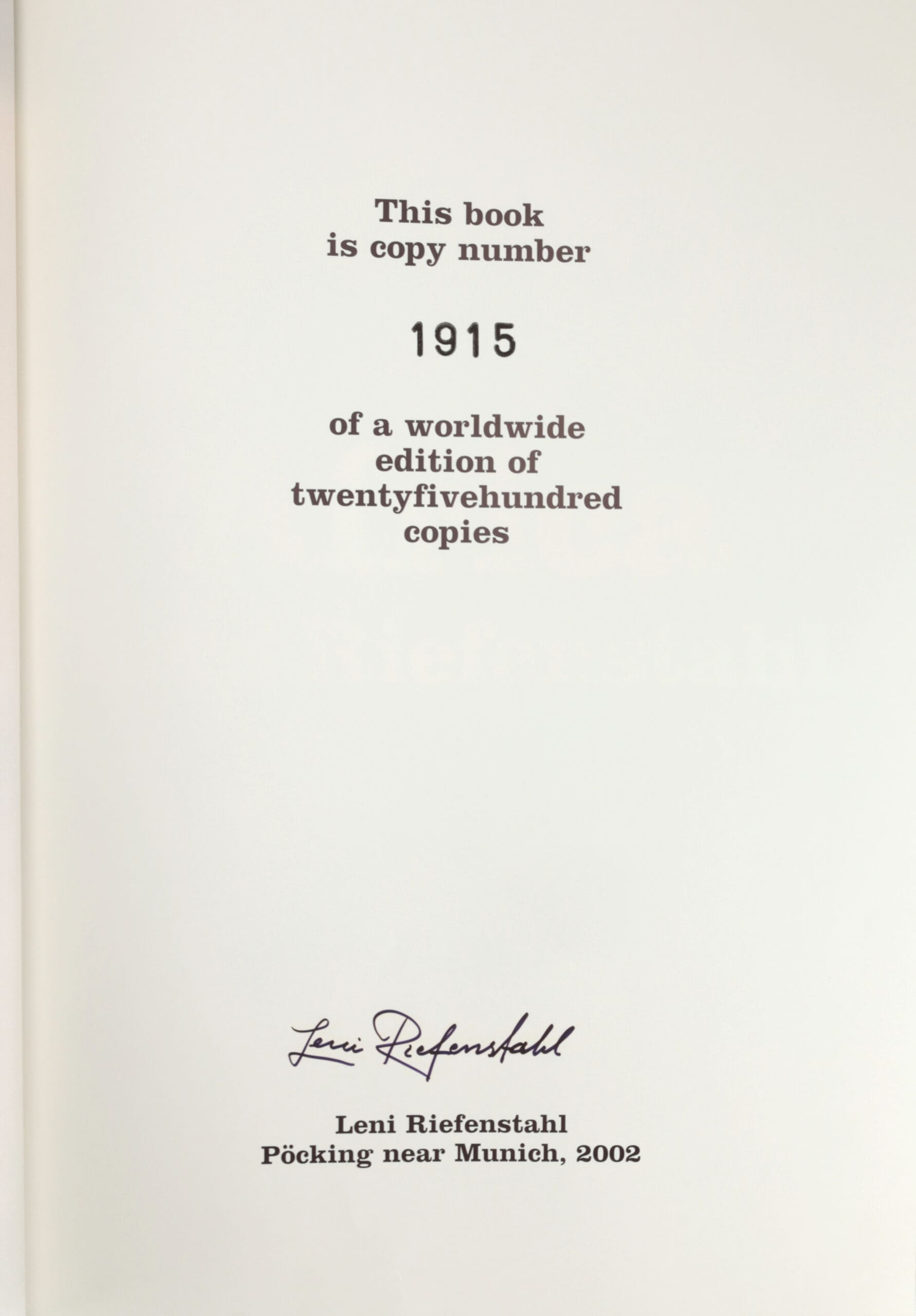 Leni Riefenstahl – Africa – Gesigneerde Collector’s Edition – ISBN 9783822816165 – detailfoto
