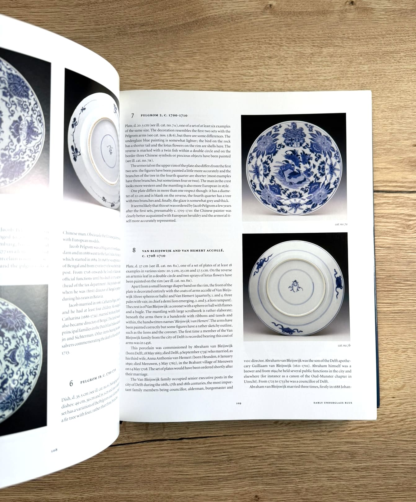 Porcelana heráldica china para el mercado holandés – Jochem Kroes (ISBN 9789040083310) – foto de detalle
