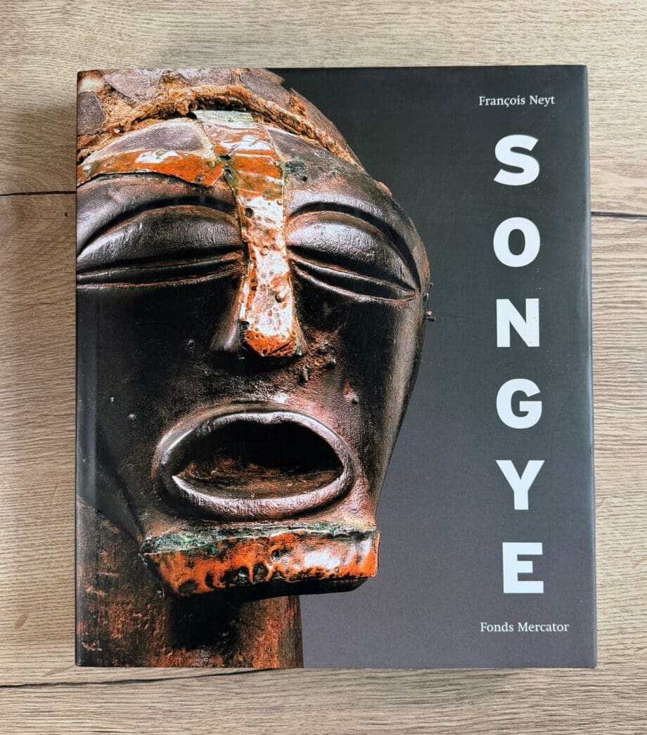 Songye – La redoutable statuaire Songye d’Afrique centrale – François Neyt – 9788874391318 – Vergulde Kat