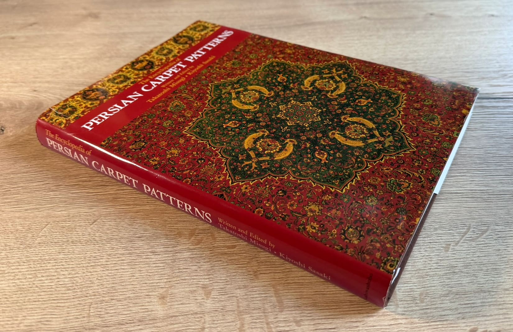 The Encyclopedia of Persian Carpet Patterns – Takatoshi Misugi & Kiyoshi Sasaki – ISBN 9784760106585 – detailfoto