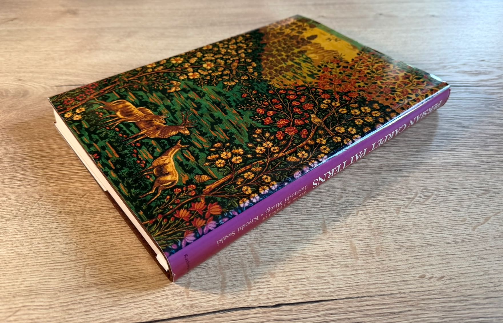 The Encyclopedia of Persian Carpet Patterns – Takatoshi Misugi & Kiyoshi Sasaki – ISBN 9784760106585 – detailfoto